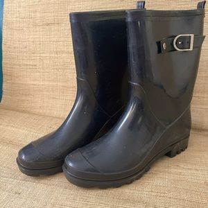 Black rain boots